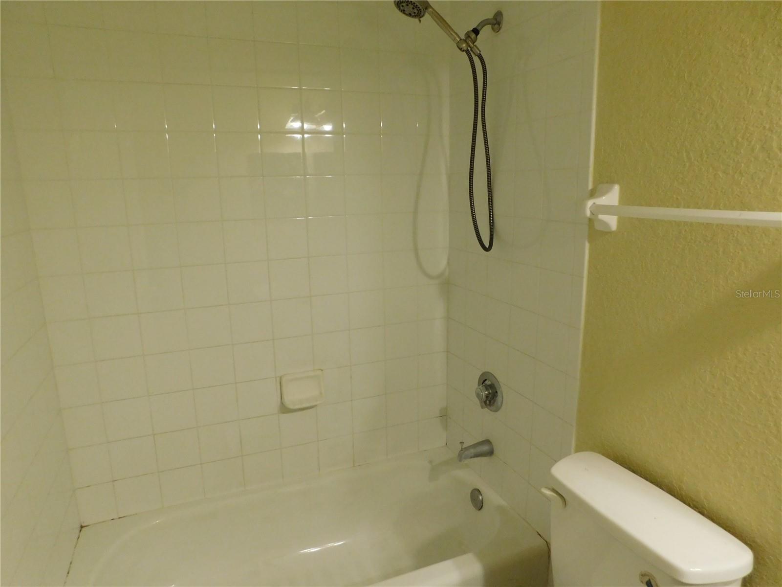 NEWPORT TWNHMS - Residential Lease