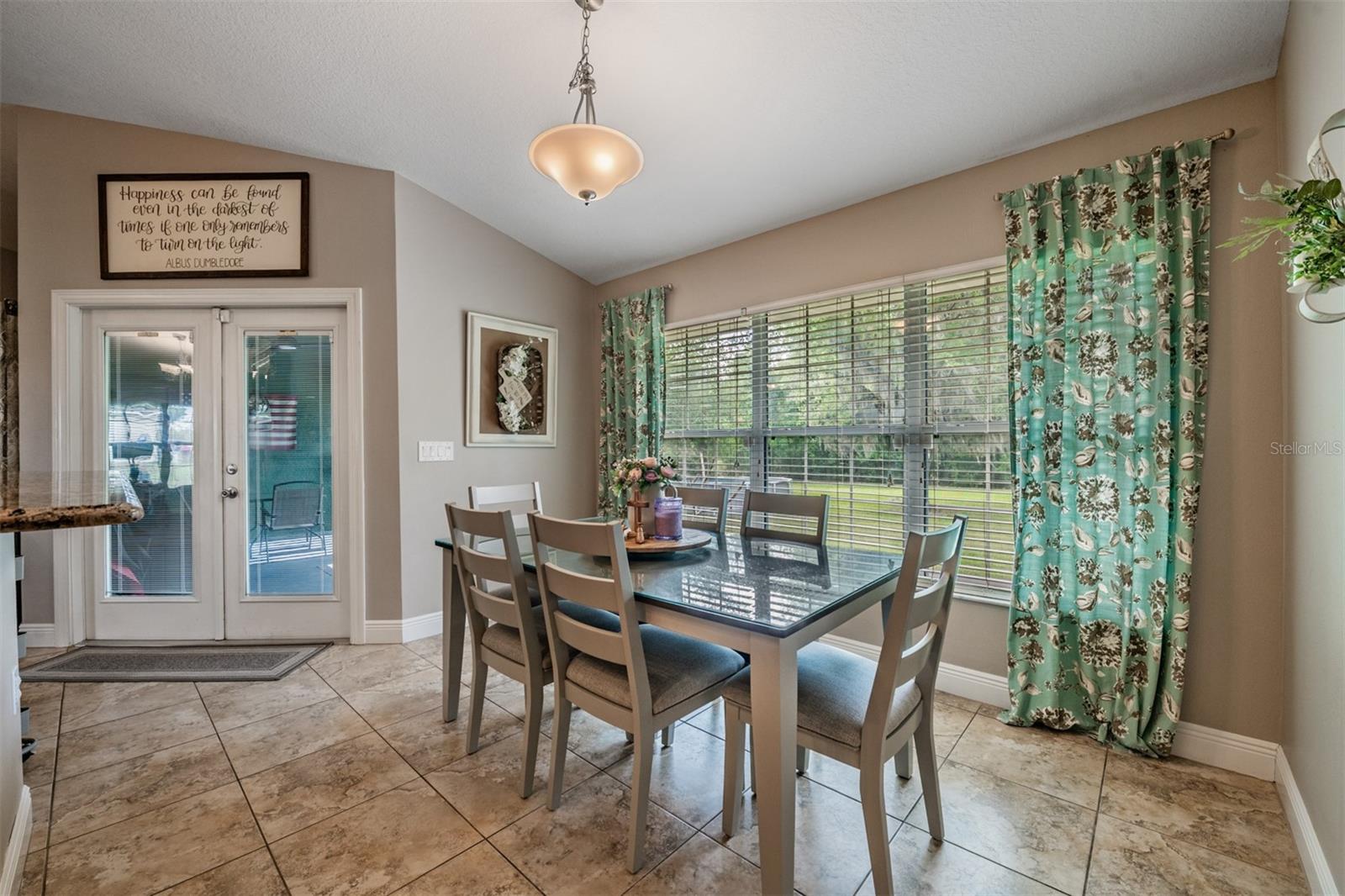 BELLA TERRACE - Residential