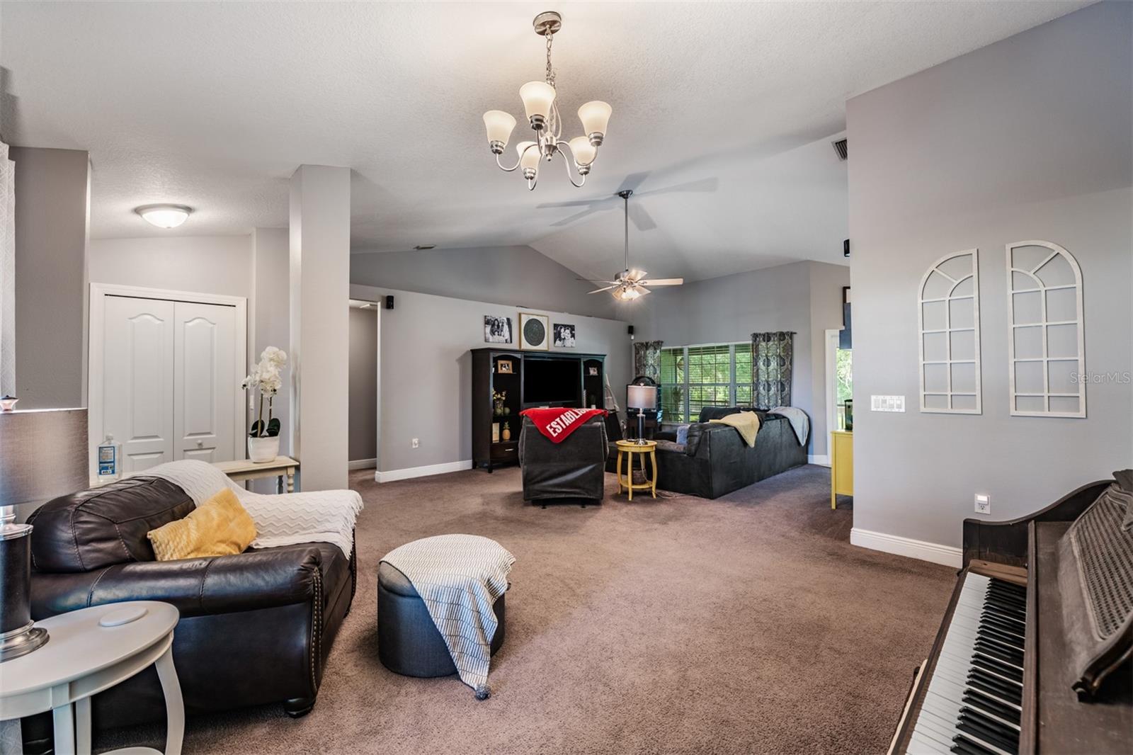 BELLA TERRACE - Residential