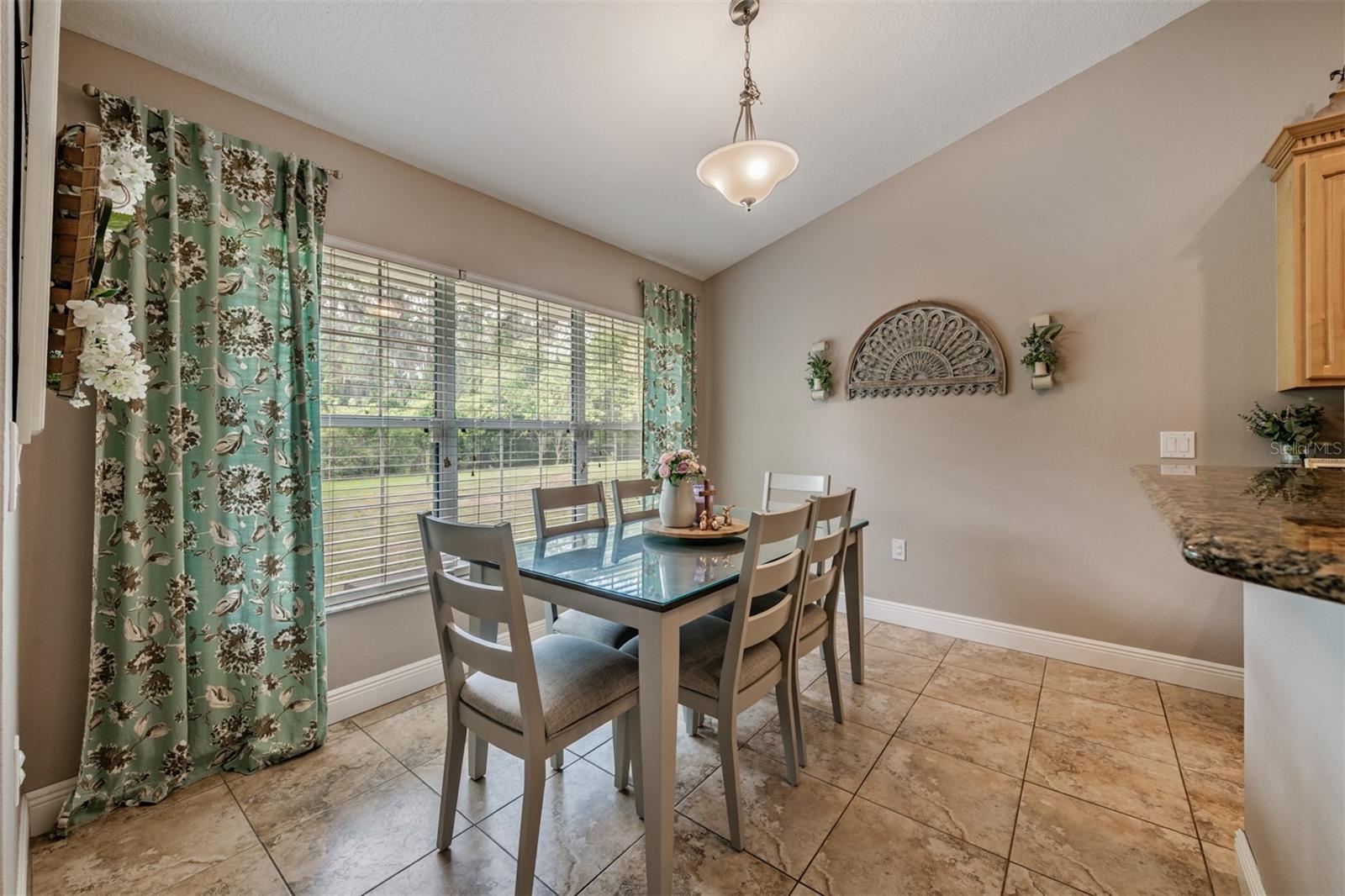 BELLA TERRACE - Residential