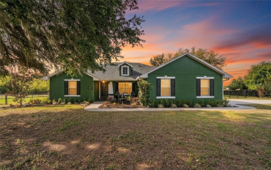 Photo of 3218 Bella Garden Lane, Plant City, FL 33566 (MLS # TB8492805)
