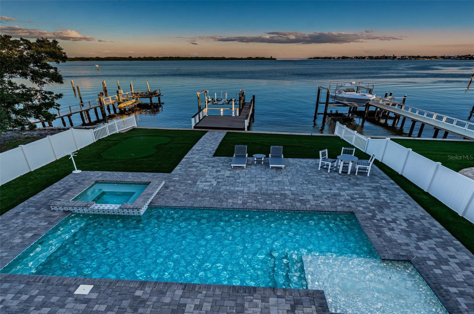 SHORE ACRES BAYOU GRANDE SEC - Residential