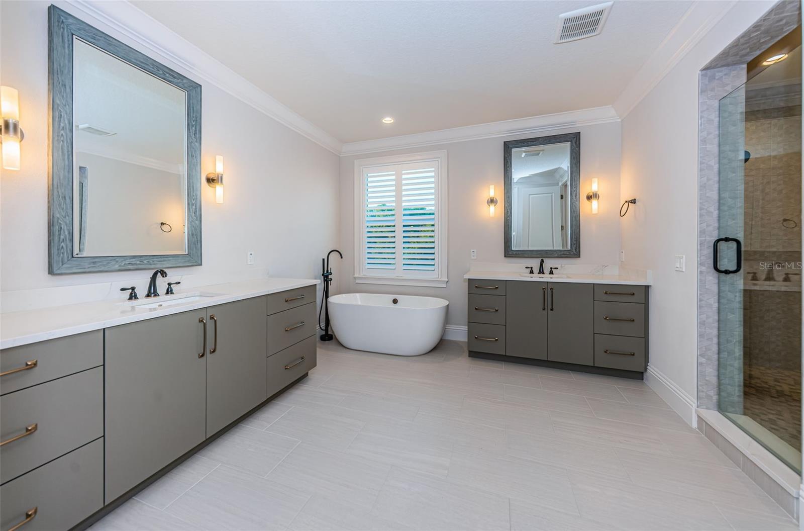 SHORE ACRES BAYOU GRANDE SEC - Residential