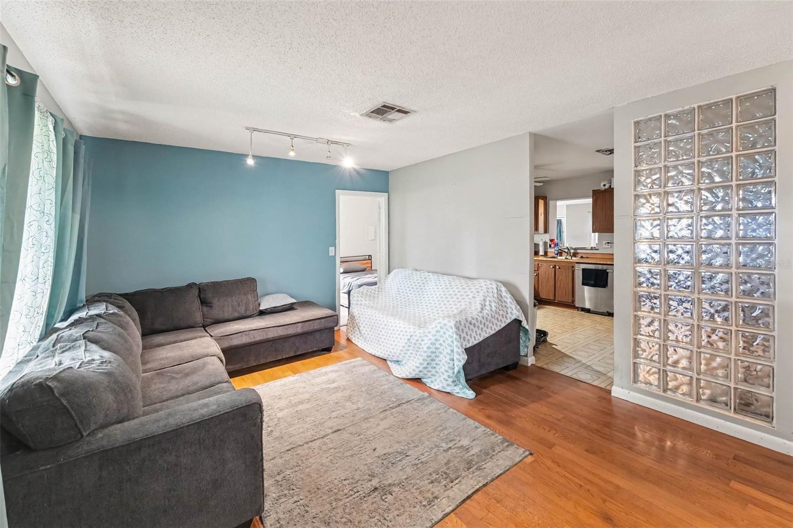7991 ABERDEEN CIRCLE