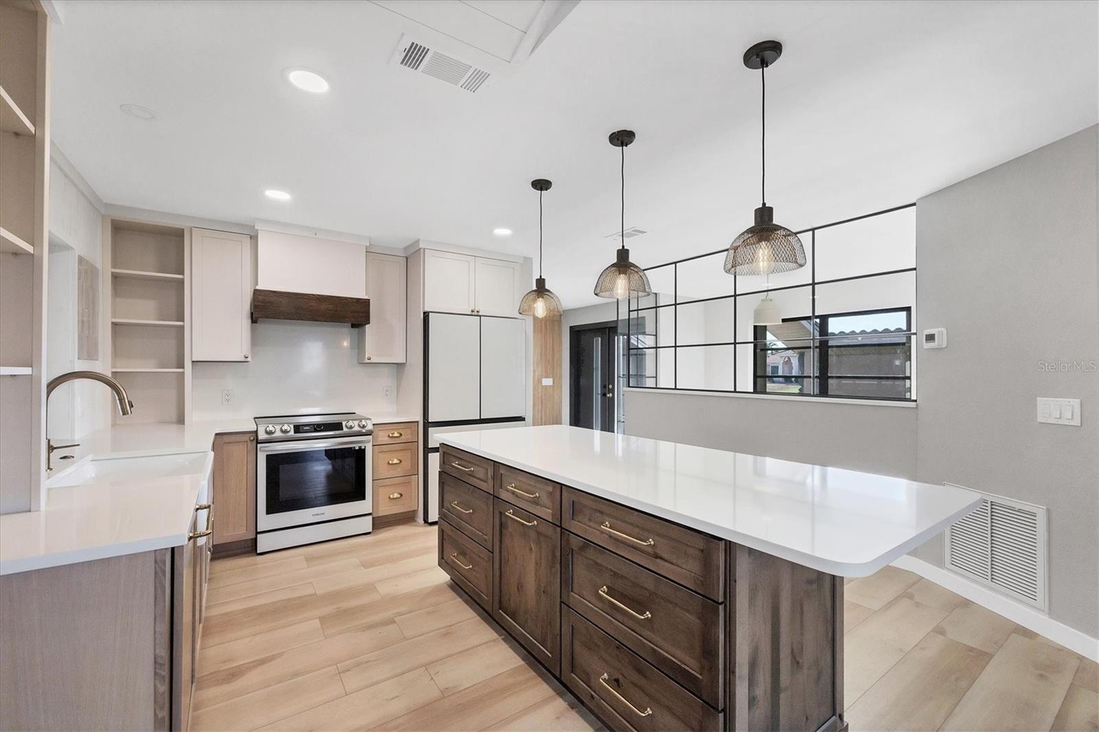 ENGLEWOOD ISLES SUB - Residential