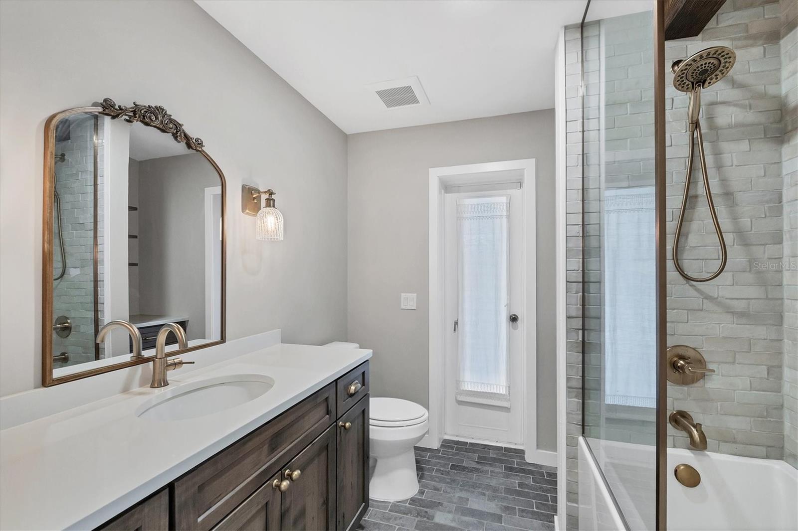 ENGLEWOOD ISLES SUB - Residential