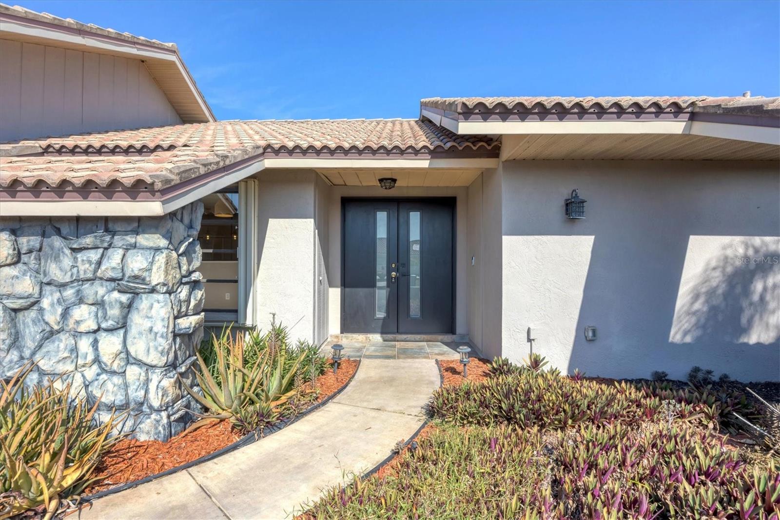 ENGLEWOOD ISLES SUB - Residential