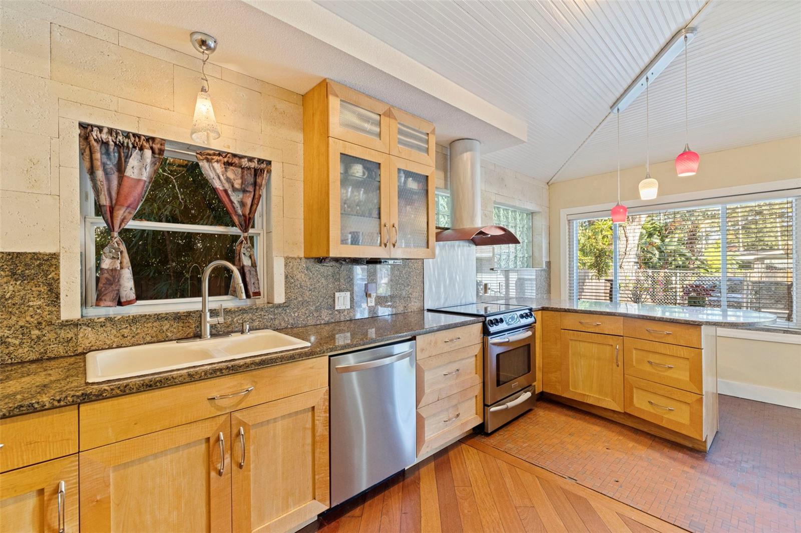 INTER BAY - Residential
