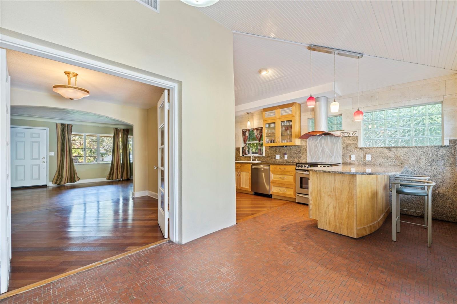 INTER BAY - Residential