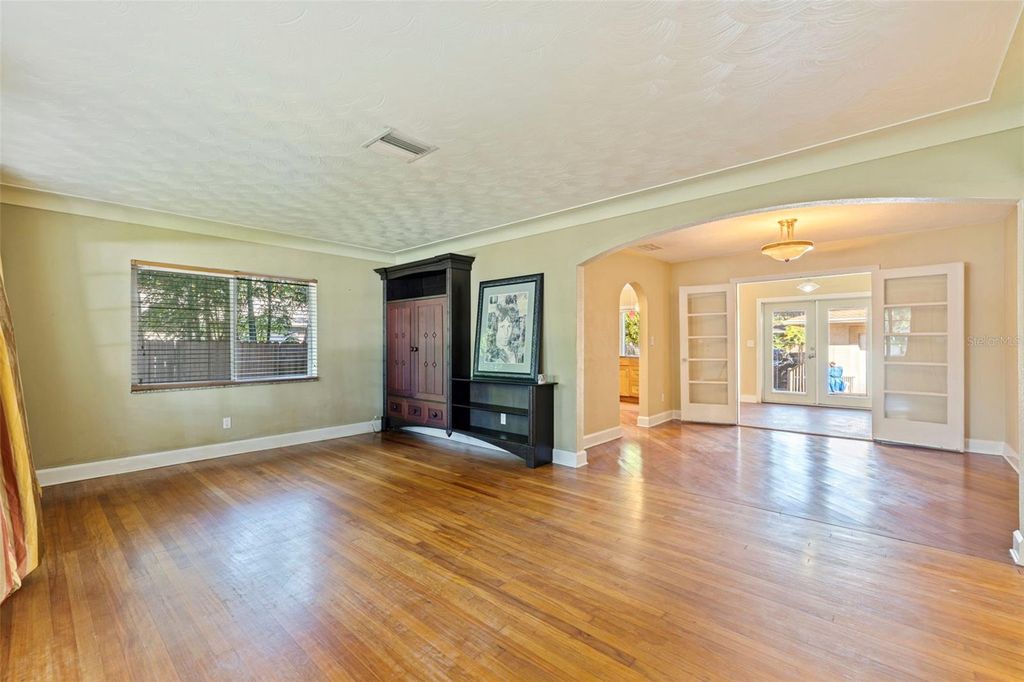 Photo of 4341 1st Avenue N, St Petersburg, FL 33713 (MLS # TB8439662)
