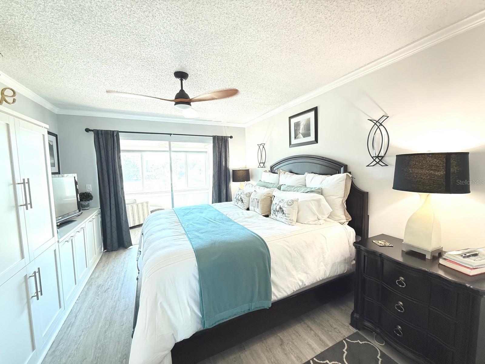 HARBOUR CLUB CONDO 2 - Residential