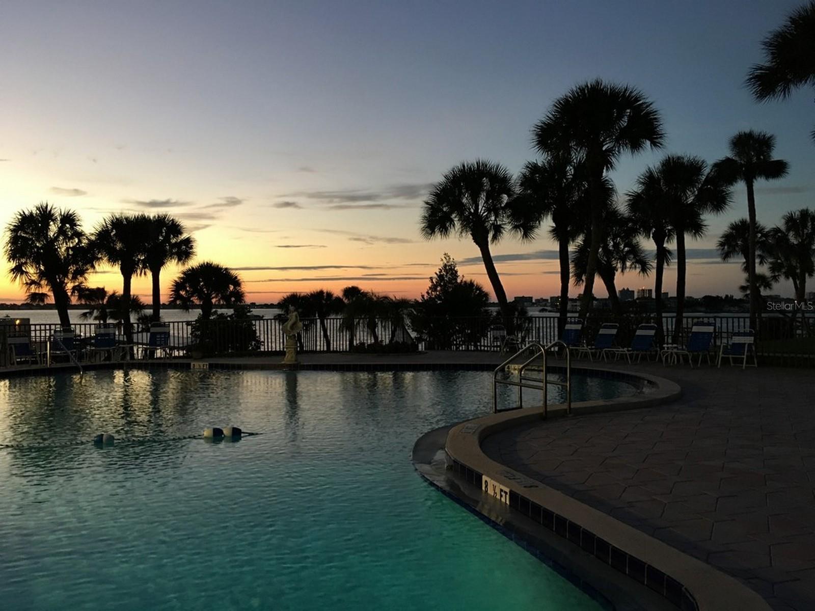 HARBOUR CLUB CONDO 2 - Residential