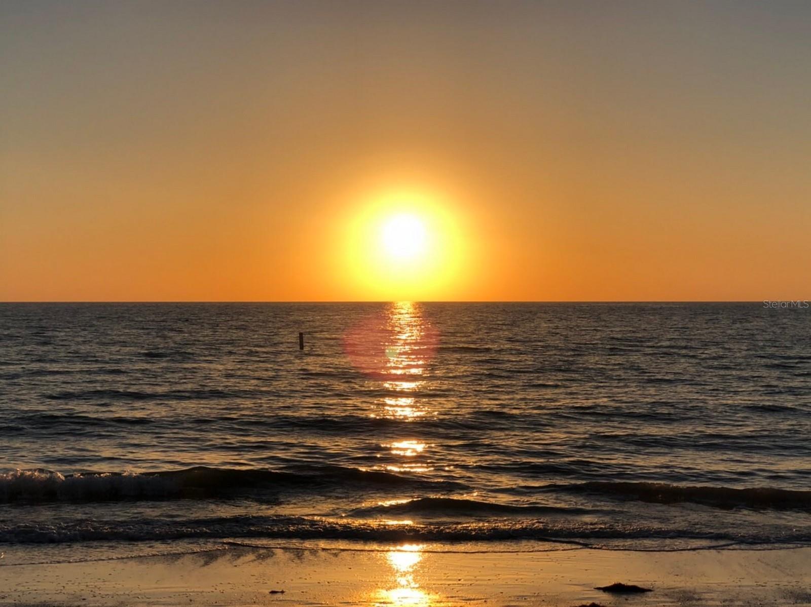 HARBOUR CLUB CONDO 2 - Residential