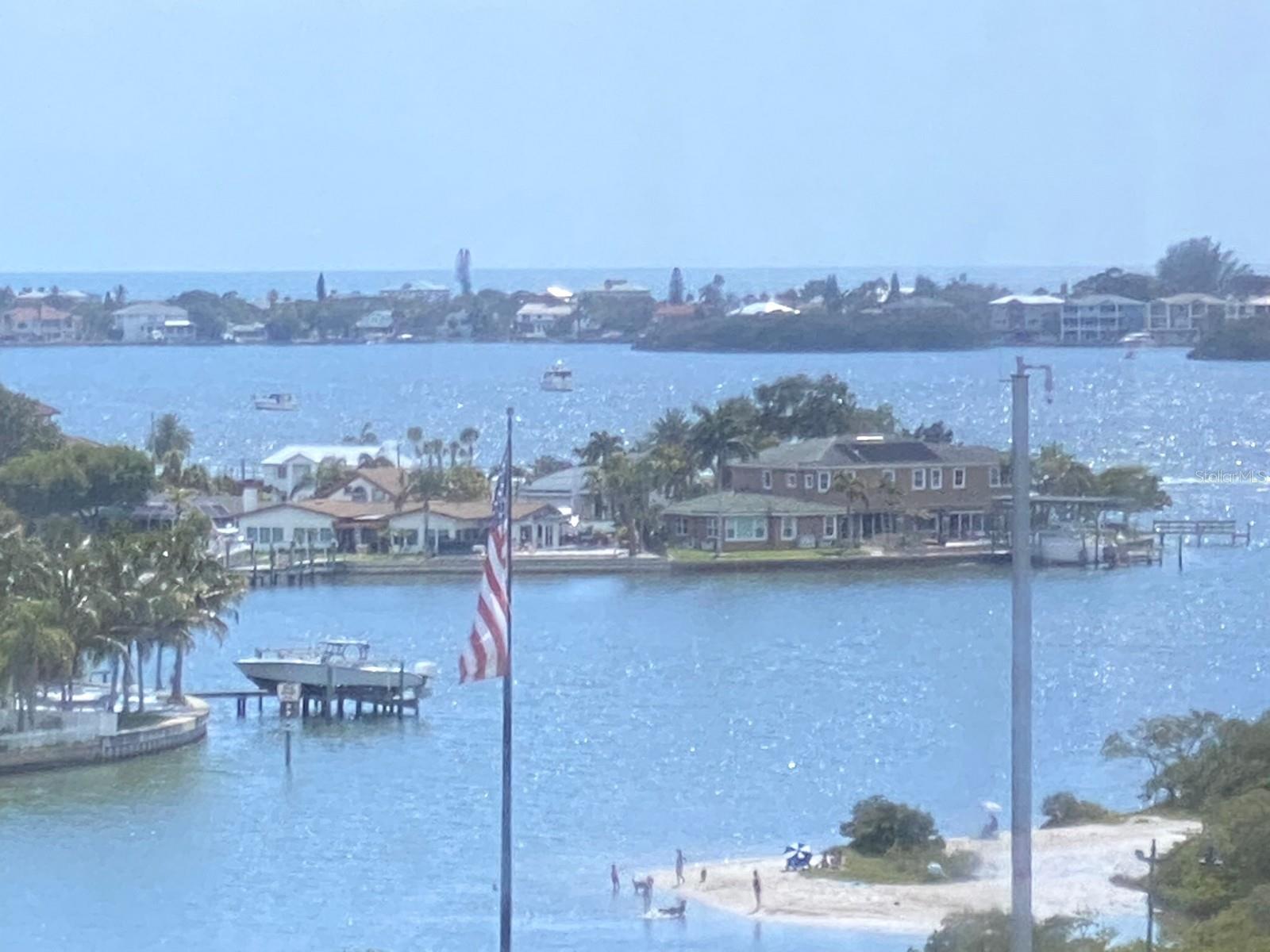 HARBOUR CLUB CONDO 2 - Residential