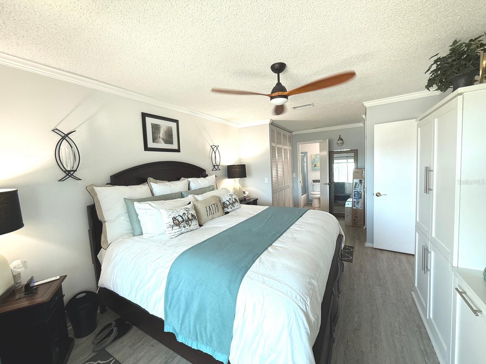 HARBOUR CLUB CONDO 2 - Residential