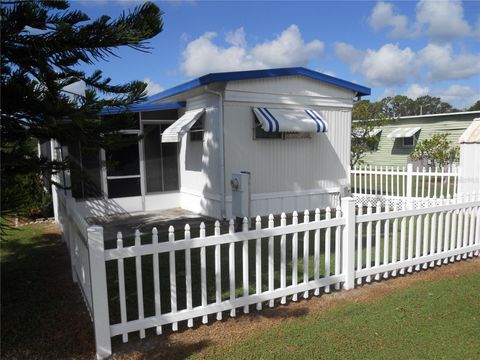 A home in LAKE ALFRED