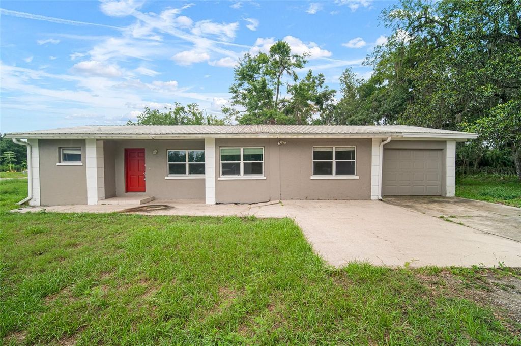 Photo of 1217 W Terrace Drive, Plant City, FL 33563 (MLS # TB8393926)