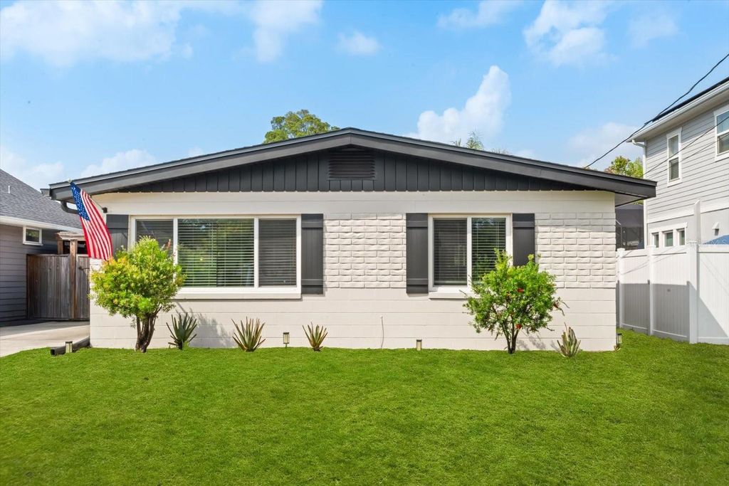 Photo of 2211 Oregon Street, Orlando, FL 32803 (MLS # O6393679)