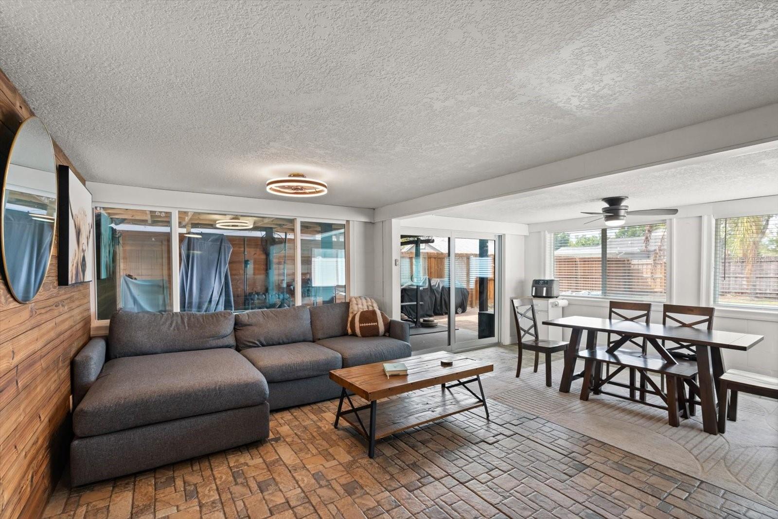 EASTWOOD - Residential