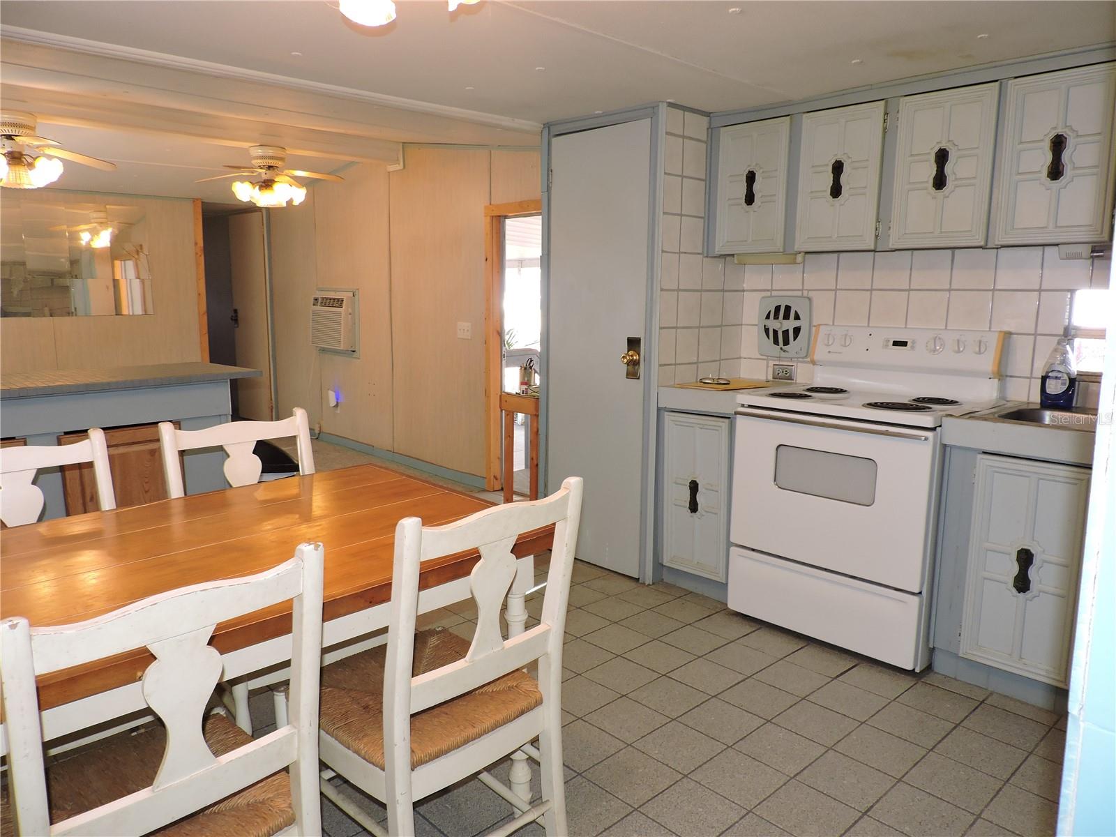 LAKE ROSALIE OAKS - Residential