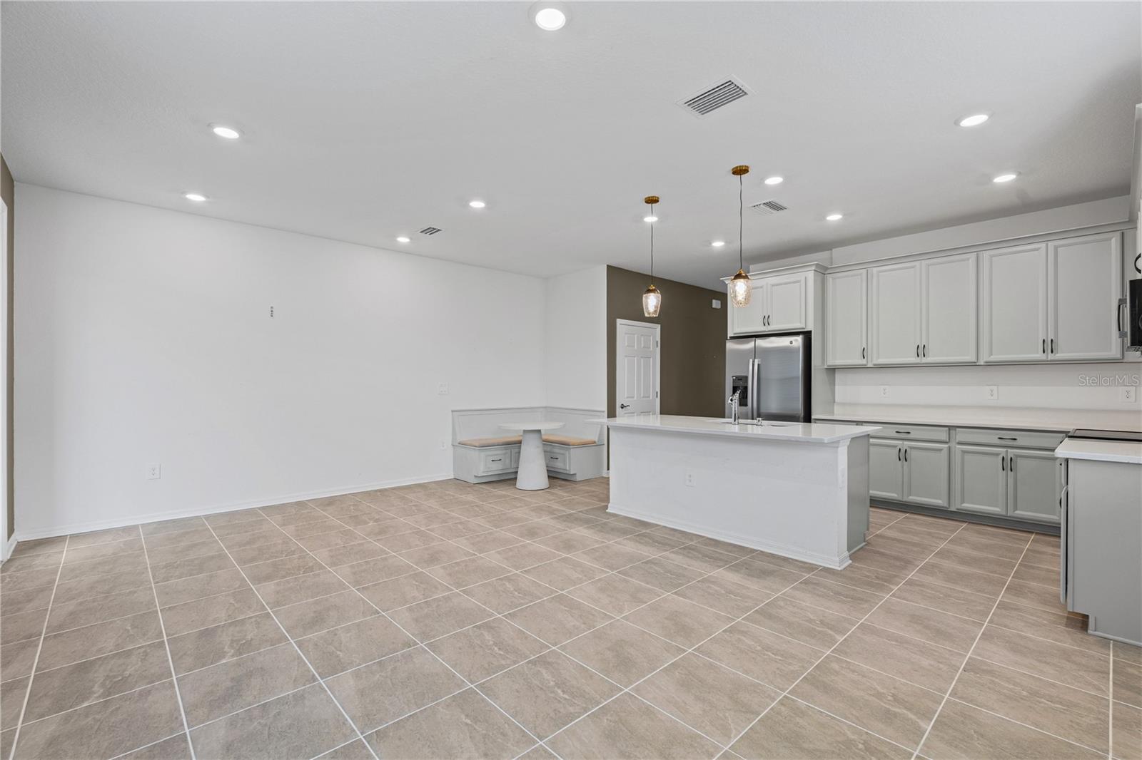 1778 SPREADER LANE