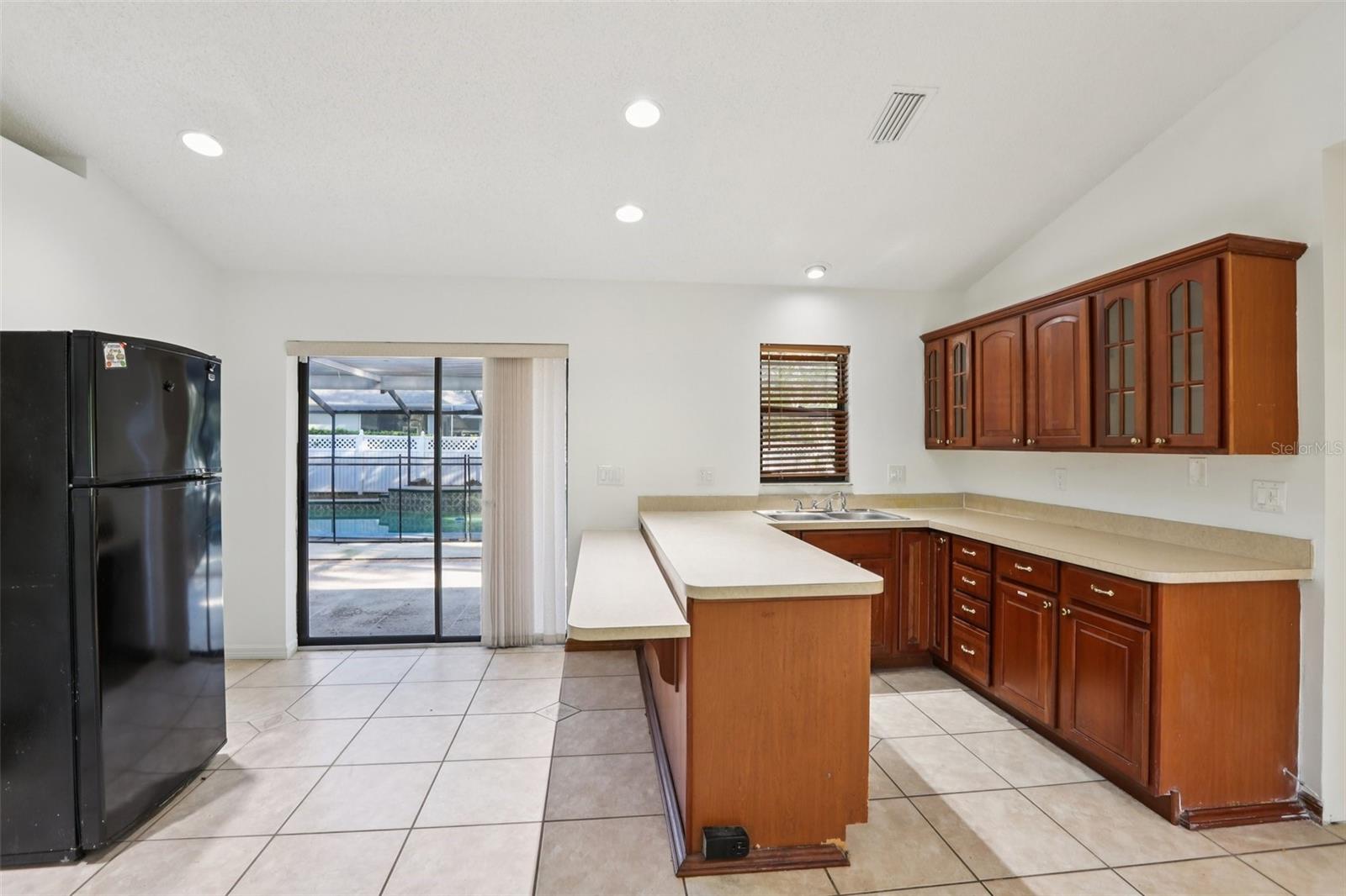 THE MANORS AT CRYSTAL LAKES - Residential