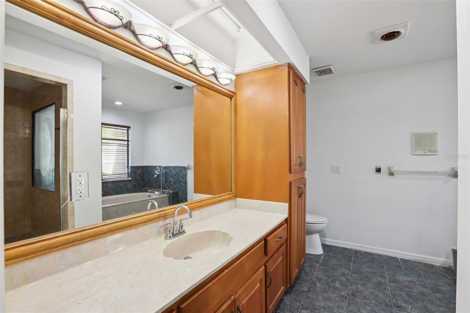 THE MANORS AT CRYSTAL LAKES - Residential