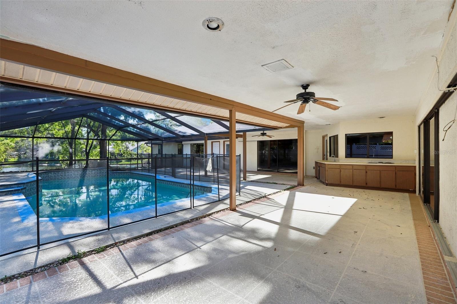 THE MANORS AT CRYSTAL LAKES - Residential