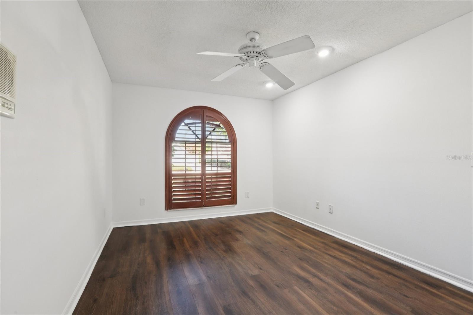 THE MANORS AT CRYSTAL LAKES - Residential