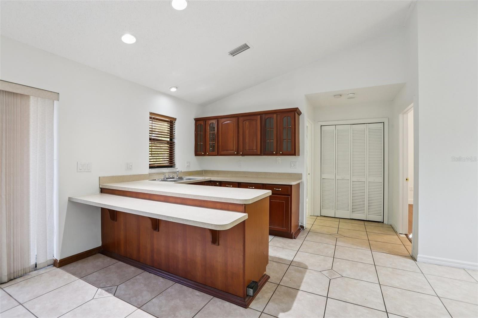 THE MANORS AT CRYSTAL LAKES - Residential