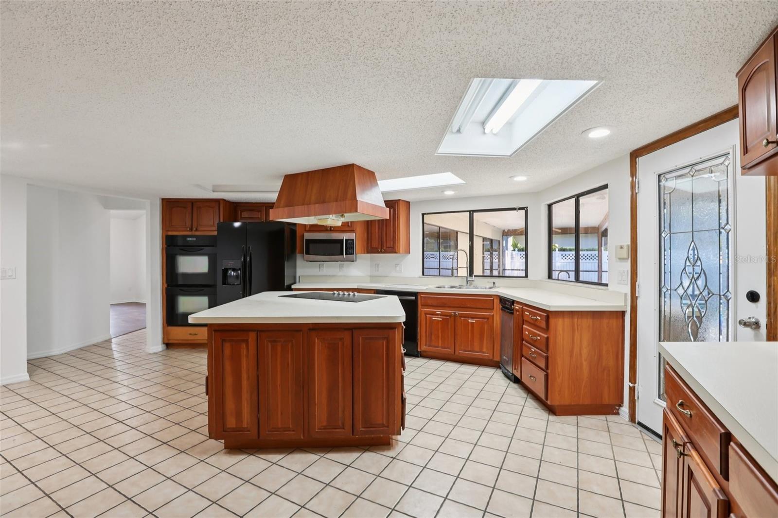 THE MANORS AT CRYSTAL LAKES - Residential