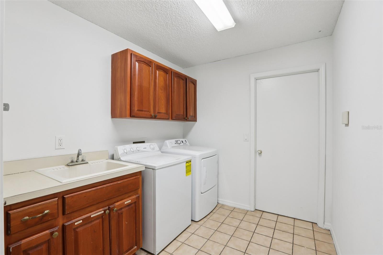 THE MANORS AT CRYSTAL LAKES - Residential