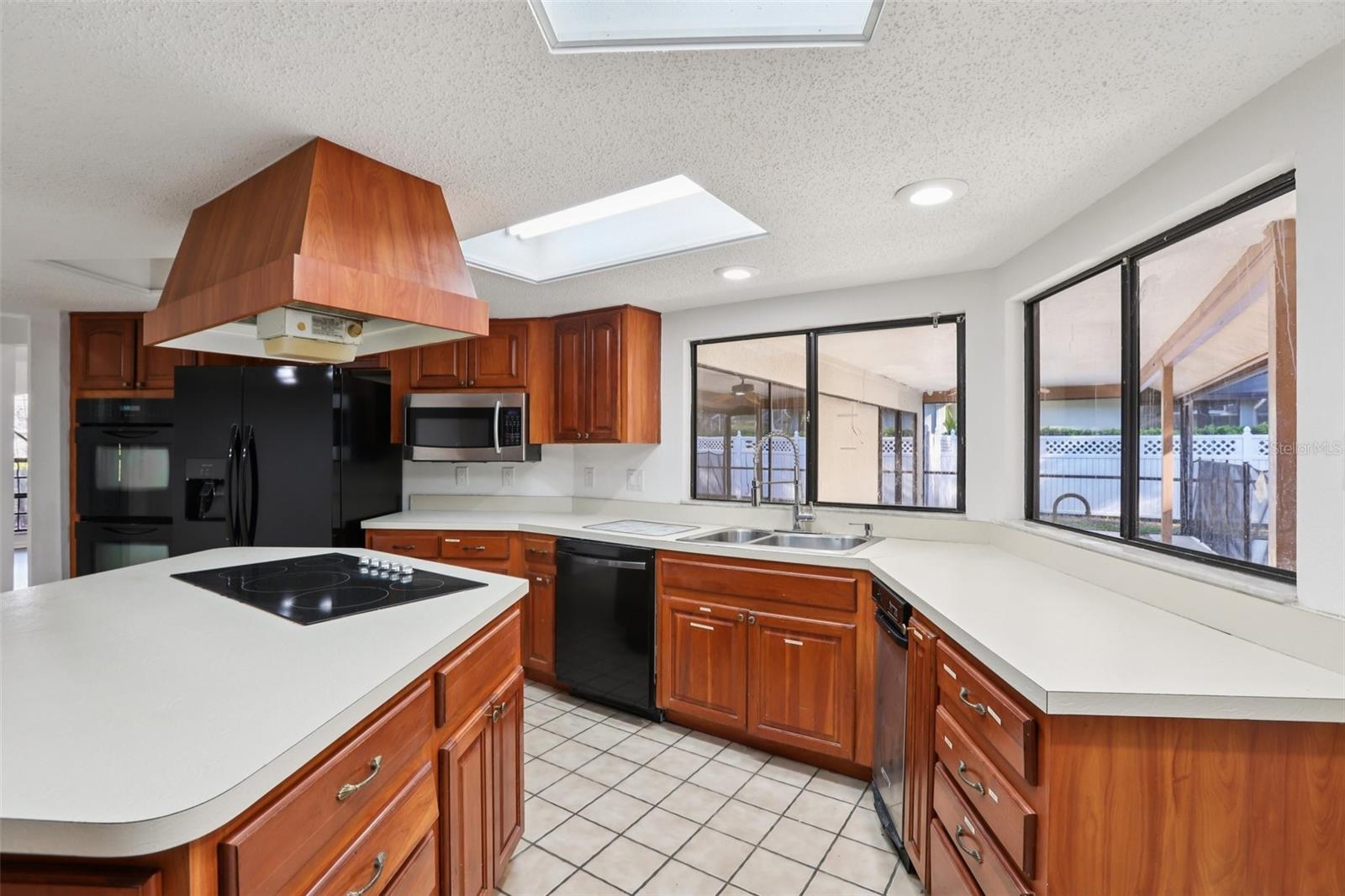 THE MANORS AT CRYSTAL LAKES - Residential