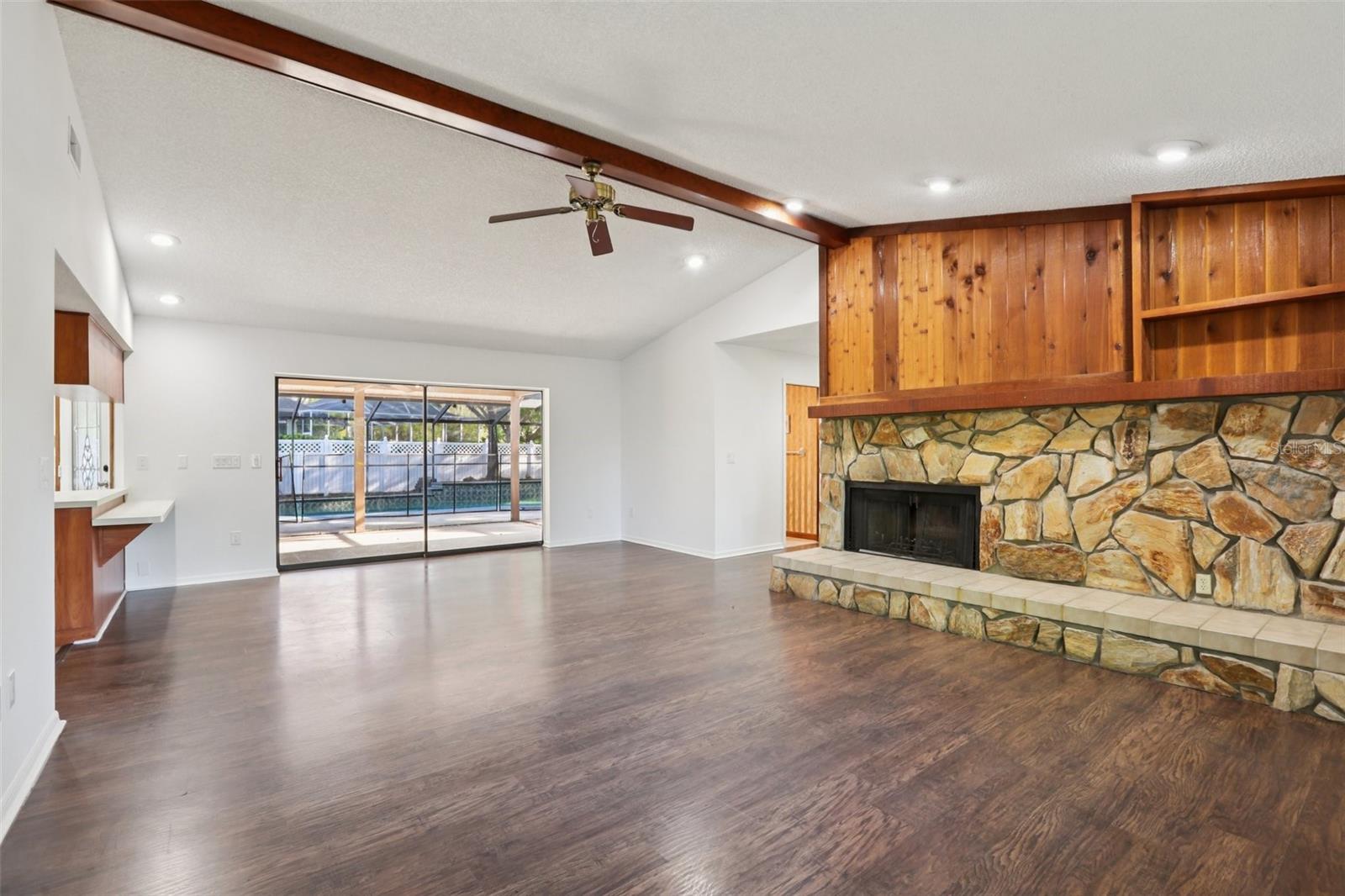 THE MANORS AT CRYSTAL LAKES - Residential