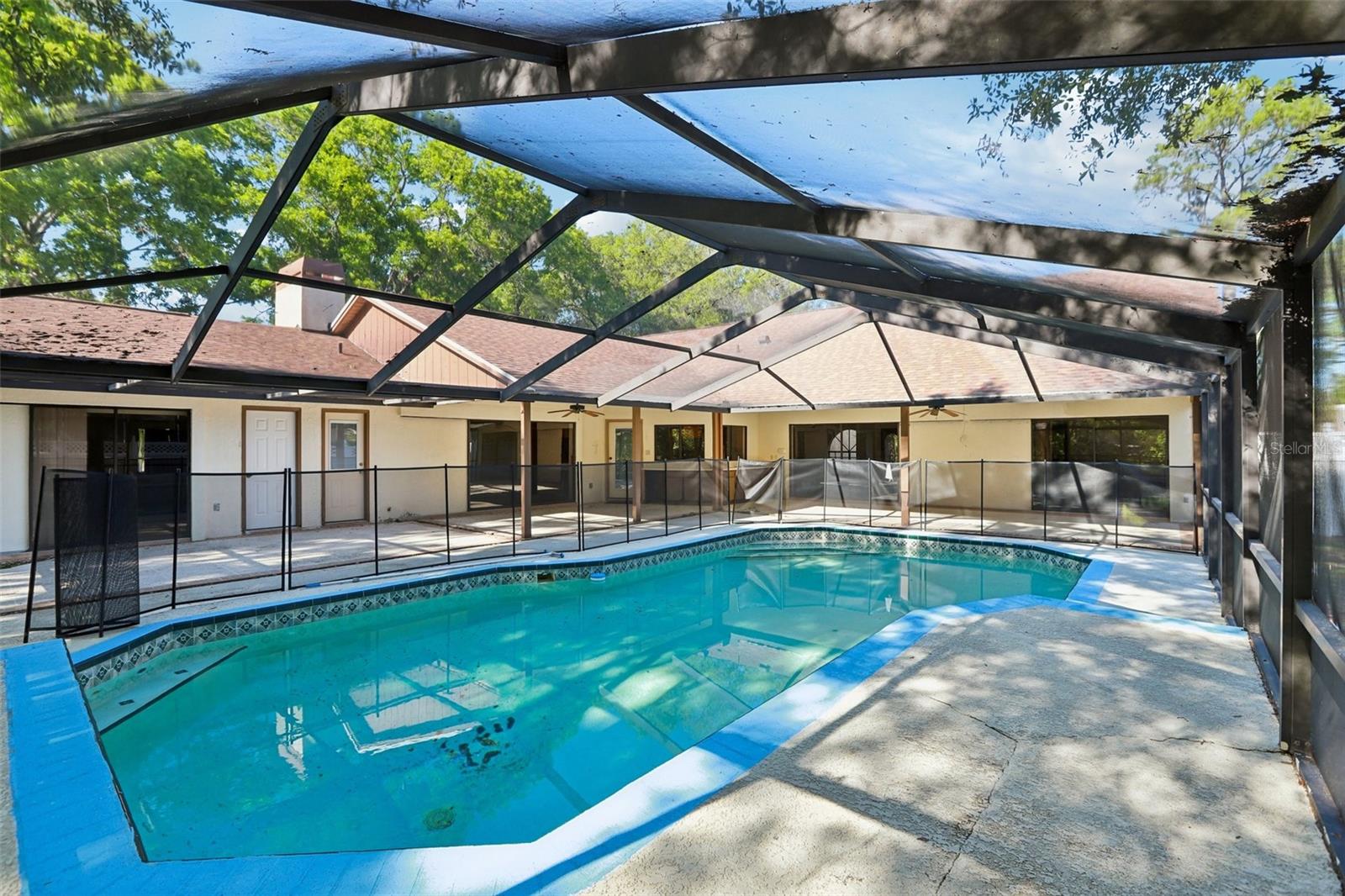 THE MANORS AT CRYSTAL LAKES - Residential