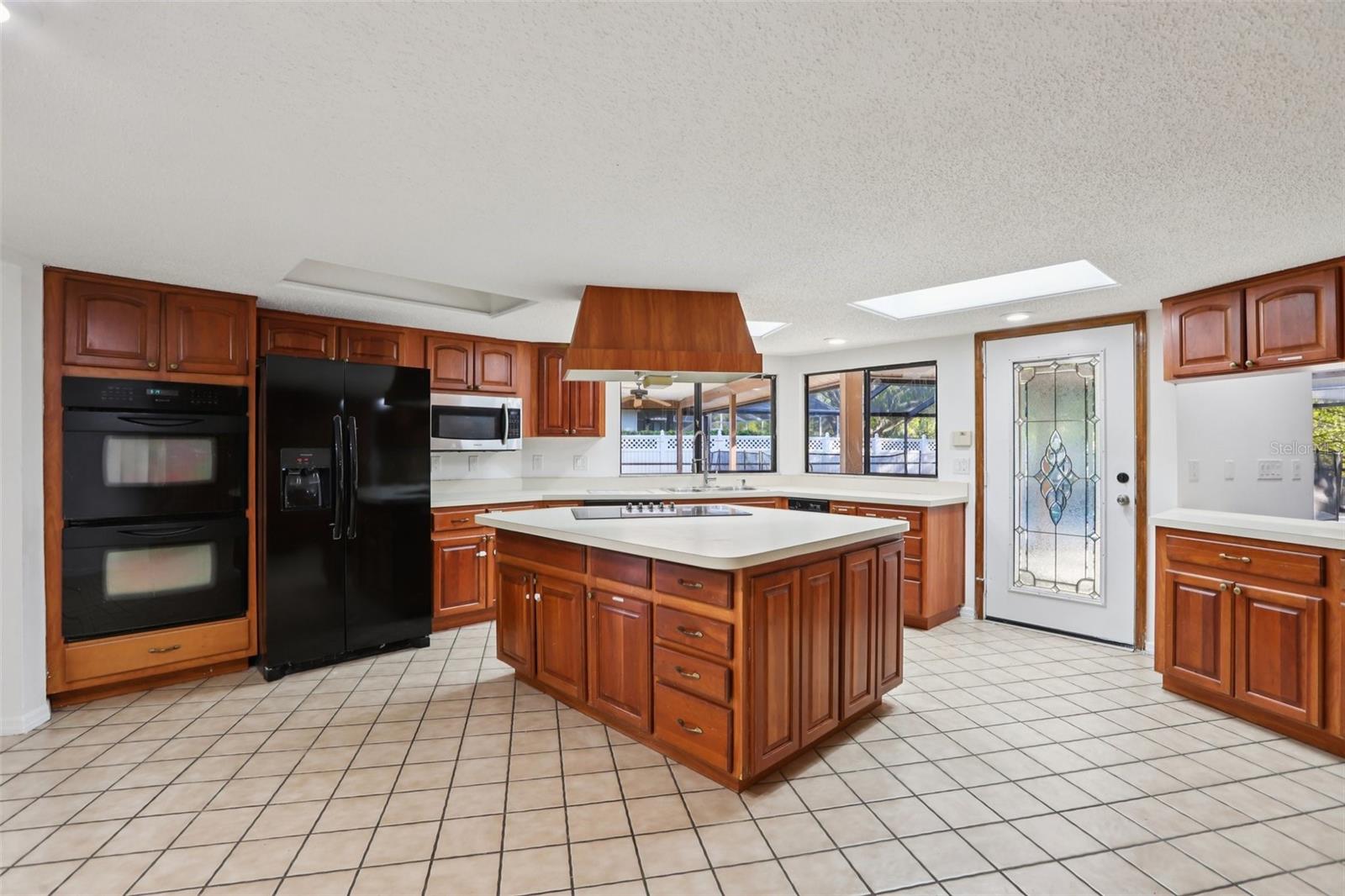 THE MANORS AT CRYSTAL LAKES - Residential