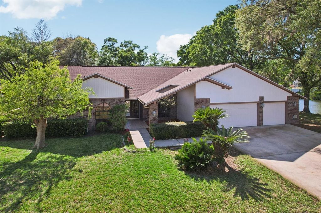 Photo of 17922 Clear Lake Drive, Lutz, FL 33548 (MLS # TB8487244)