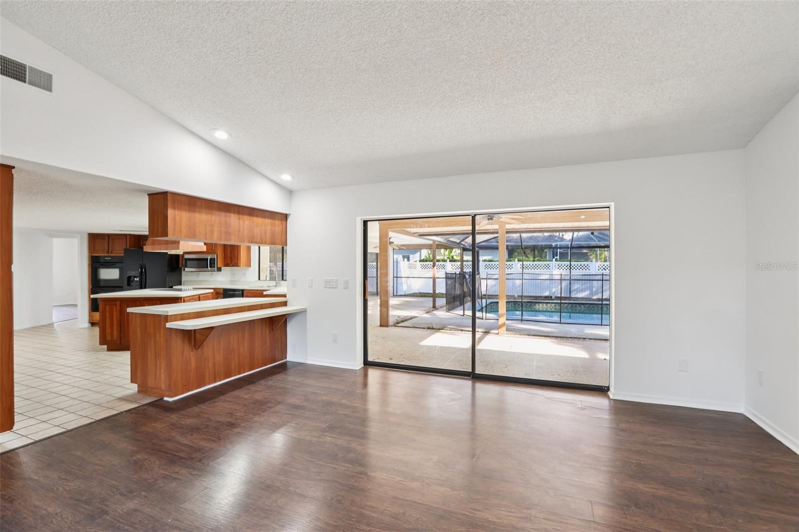 THE MANORS AT CRYSTAL LAKES - Residential