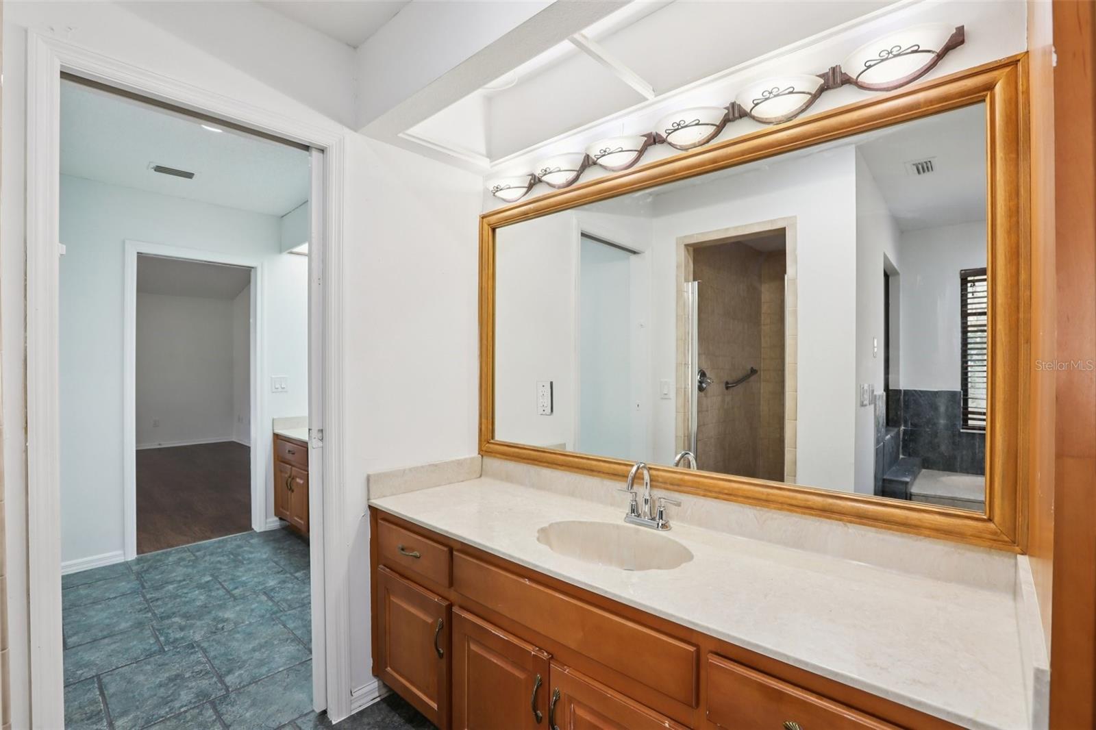 THE MANORS AT CRYSTAL LAKES - Residential