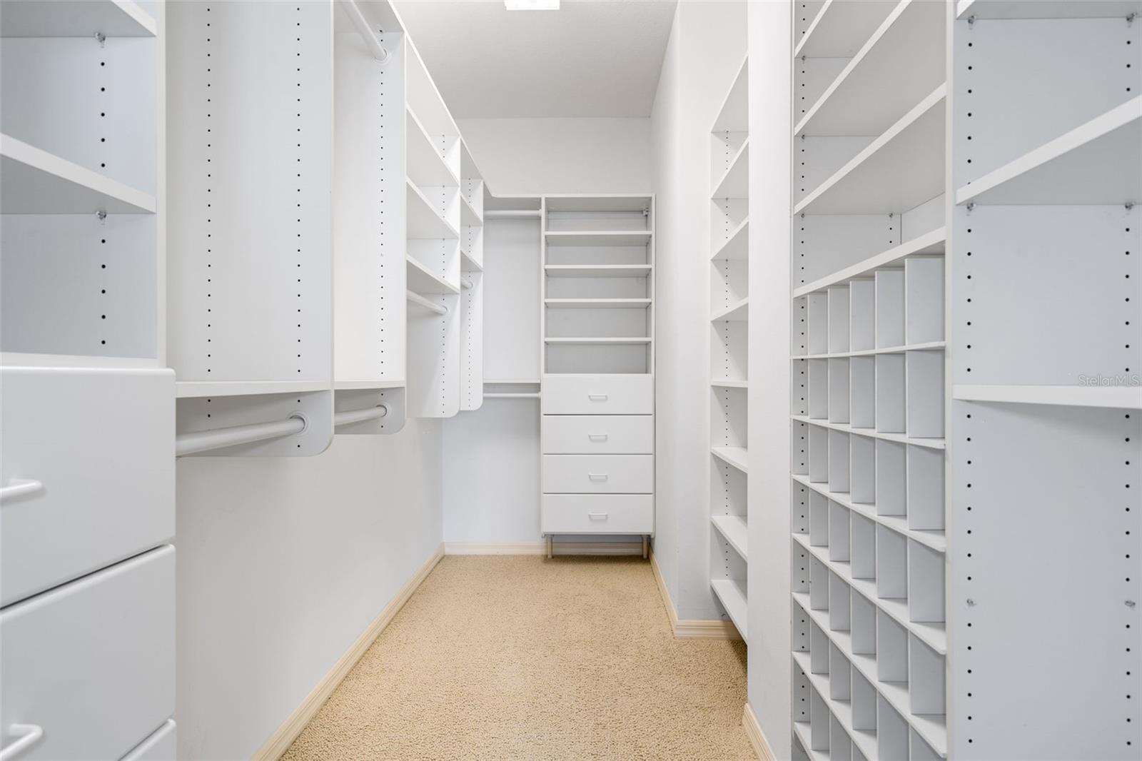 L ELEGANCE ON LIDO BEACH - Residential