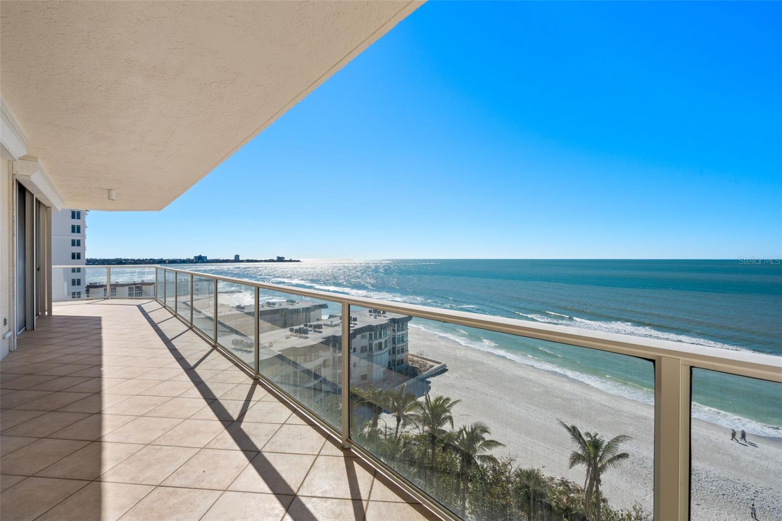 L ELEGANCE ON LIDO BEACH - Residential