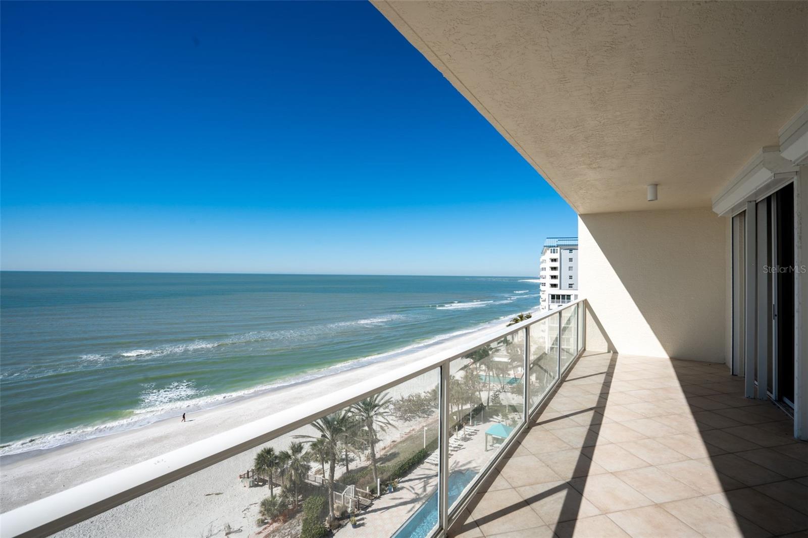 L ELEGANCE ON LIDO BEACH - Residential