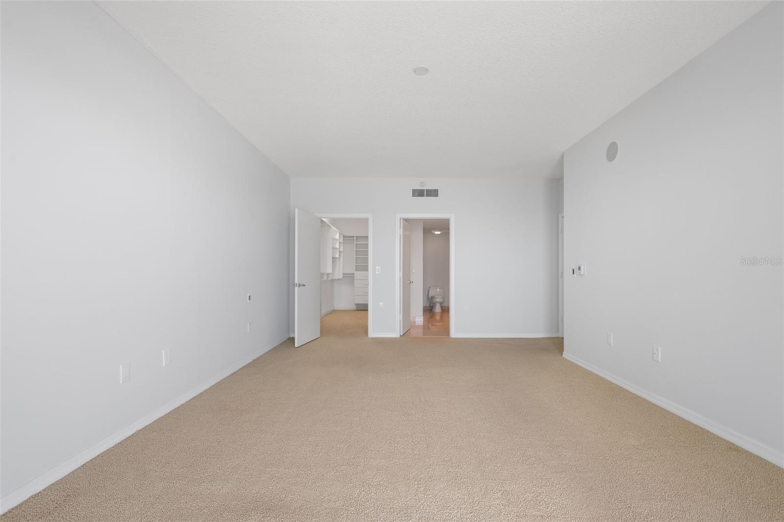 L ELEGANCE ON LIDO BEACH - Residential