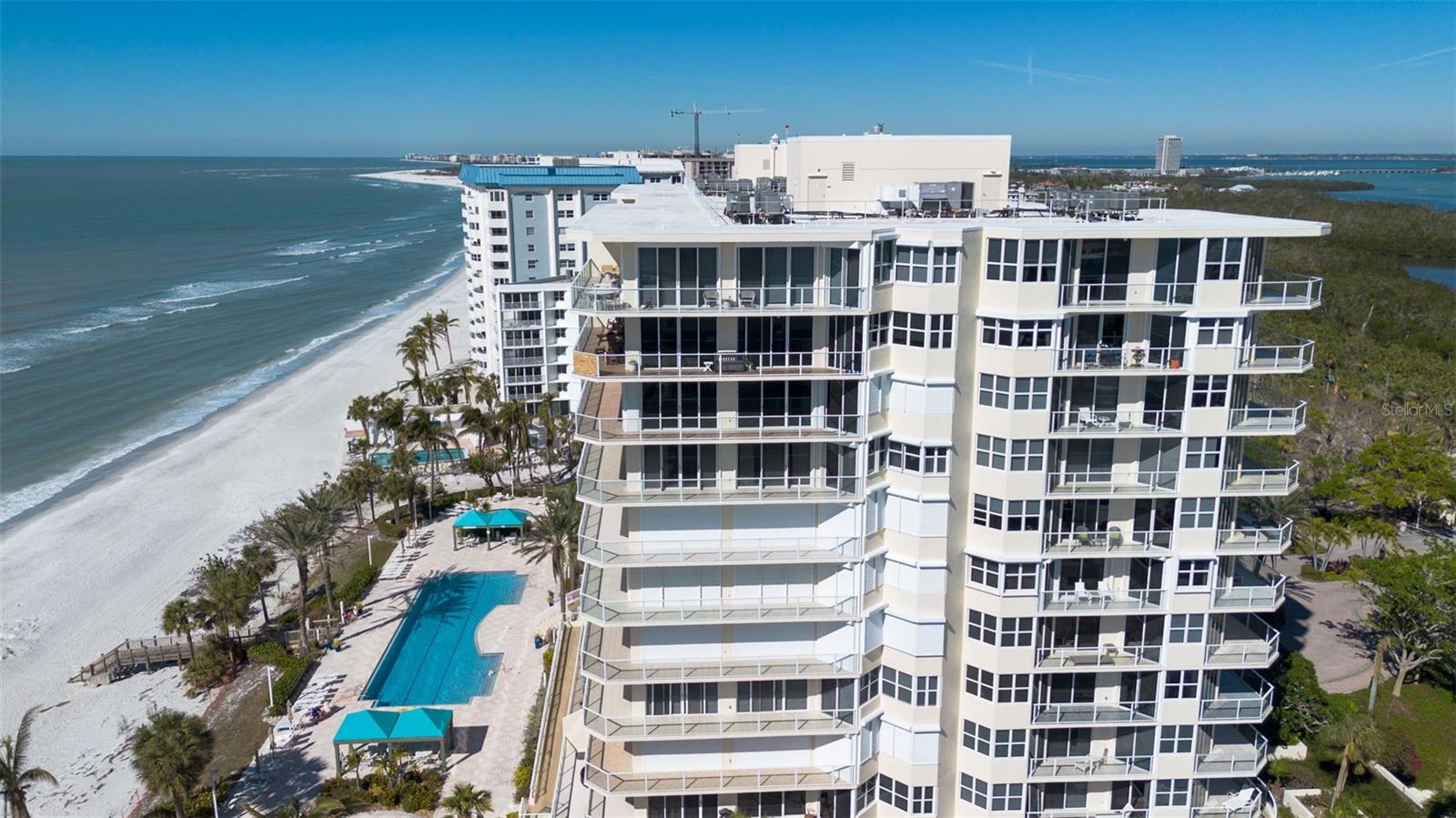 L ELEGANCE ON LIDO BEACH - Residential