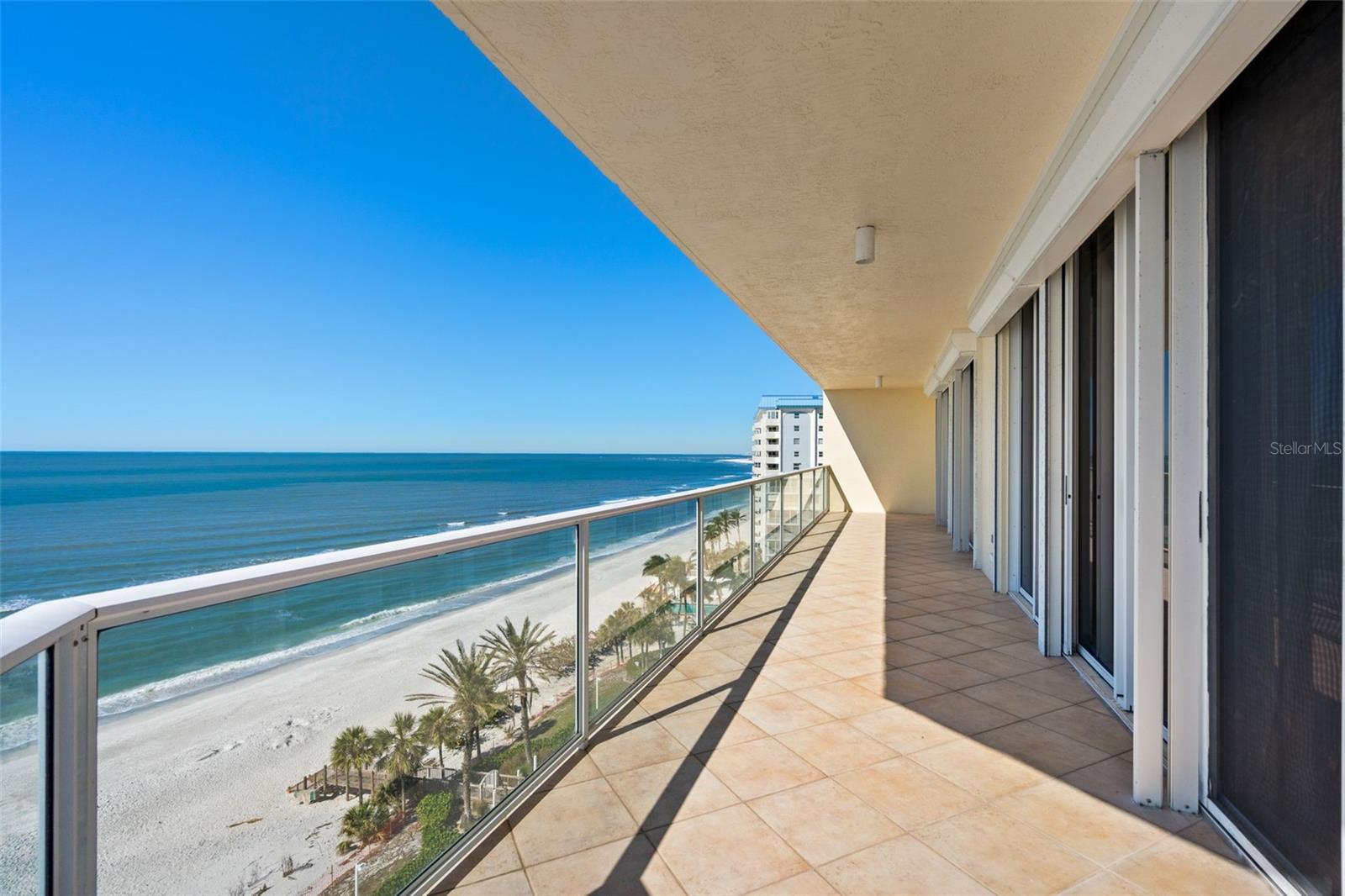 L ELEGANCE ON LIDO BEACH - Residential