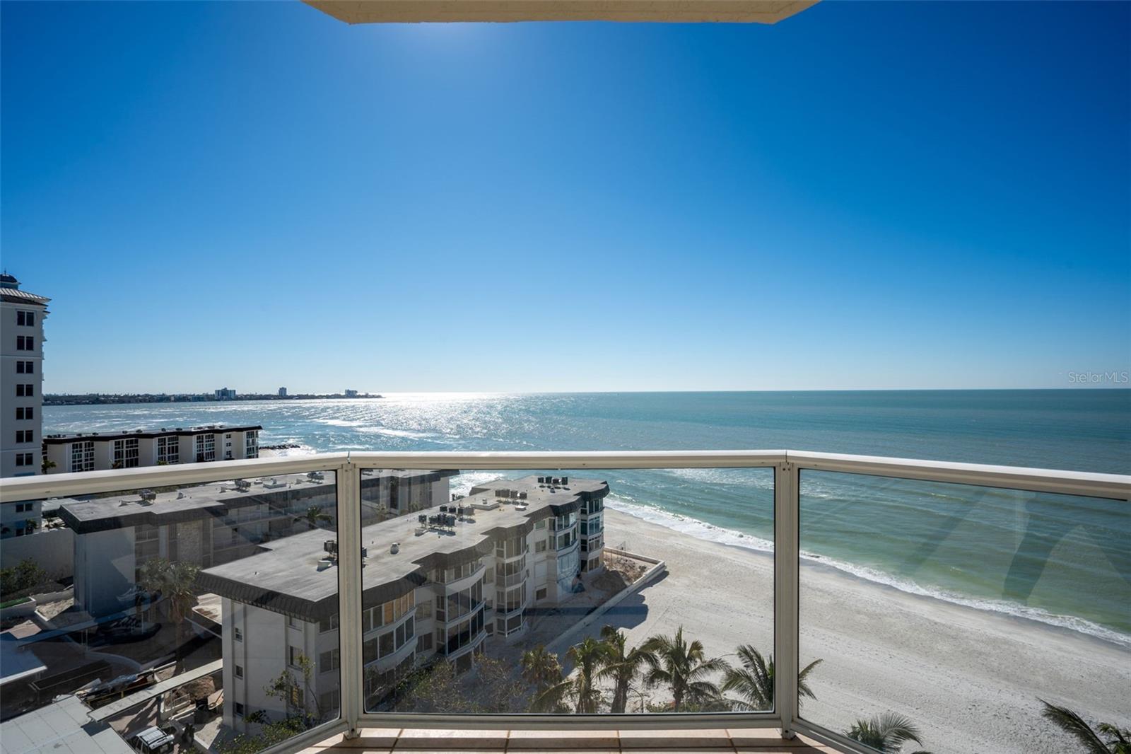 L ELEGANCE ON LIDO BEACH - Residential