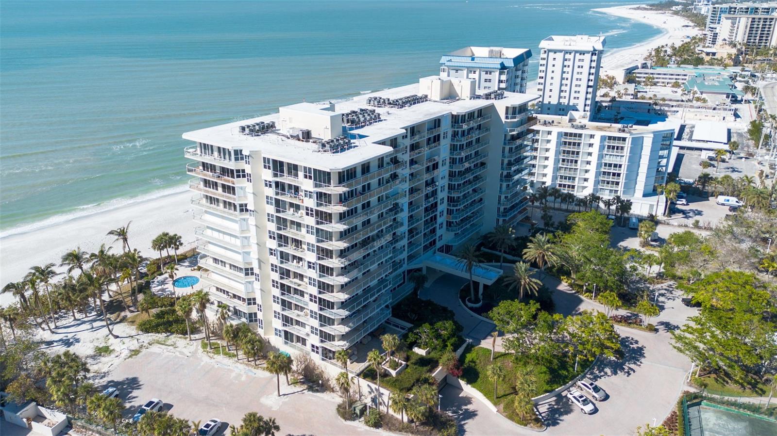 L ELEGANCE ON LIDO BEACH - Residential