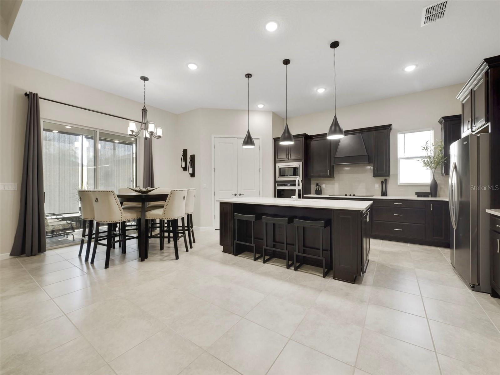 SAVANNAH PALMS - Residential