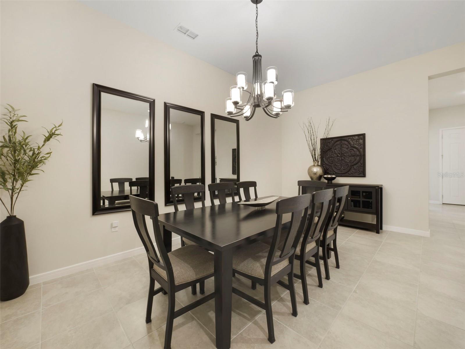 SAVANNAH PALMS - Residential