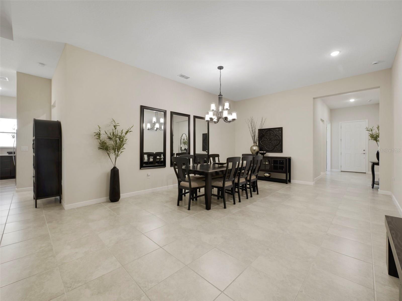 SAVANNAH PALMS - Residential